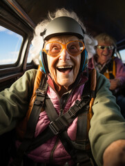 Fototapeta premium senior people skydiving