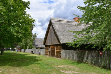 Wielkopolski Park Etnograficzny w Dziekanowicach, skansen starych domów, architektura, Polska © Albin Marciniak