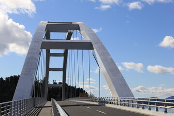 Fototapeta premium 「気仙沼大島大橋」(愛称：鶴亀大橋)/宮城県気仙沼市東部と大島(気仙沼大島)を結ぶ道路橋