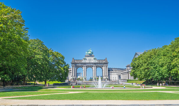 Triumphal arch in Brussels Parc du Cinquantenaire