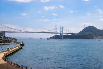 日本　下関から関門橋を望む