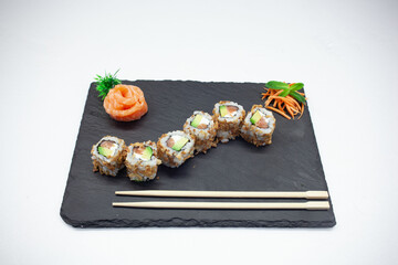 Sushi saumon avocat 