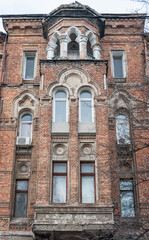 Obraz premium Windows and balconies are part of the architecture of old Odessa. They are incredible and authentic.