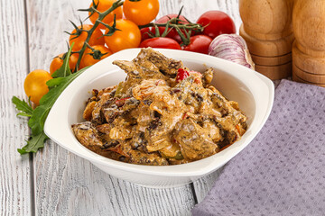 Roasted beef with cream sauce