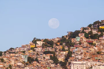 Fototapete Rio de Janeiro full moon and the Vidigal community.