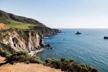 Fototapeta na wymiar Rocky coast Big Sur California with cliffs and ocean
