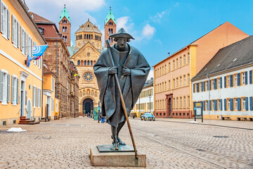 Speyer Pilgerfigur und Dom zu Speyer, Germany - obrazy, fototapety, plakaty