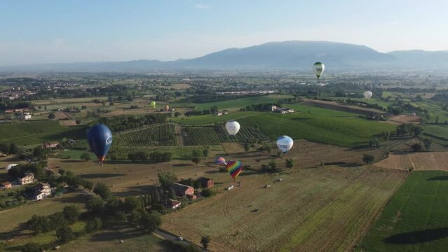 Mongolfiere in volo sull'Umbria