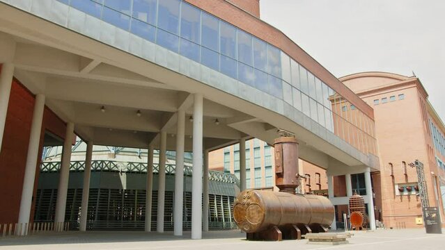 The first municipal power plant in Ł&oacute;dź, Poland called EC1. Currently, a cultural institution, the revitalized and expanded EC1 Eastern Complex serves cultural, artistic, and social functions. 