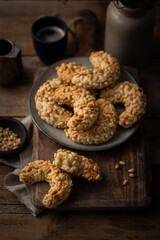 biscuits croissants aux pignons et amandes lunes croquant