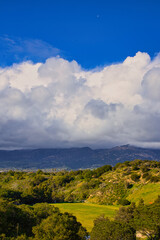 Obraz premium Winter storms turn Santa Barbara coastline green