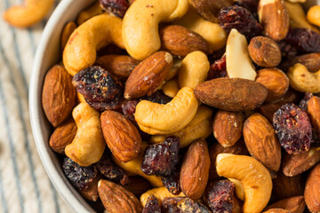 Homemade Raw Cashew Cranberry Trail Mix