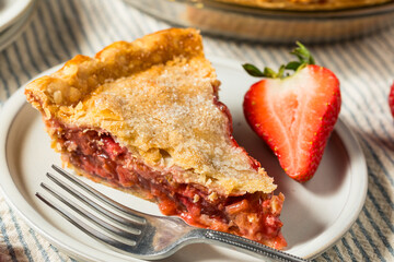 Sweet Homemade Strawberry Rhubarb Pie