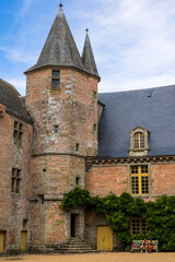 Fototapeta na wymiar Façade de la cour intérieure du Château de Carrouges