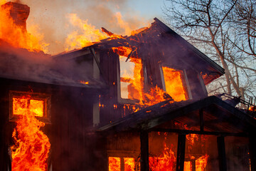 House on fire, heat, firemen, ash, smoke