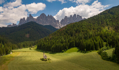 Val di Funes, chiesa di San Giovanni in Ranui sotto le Odle