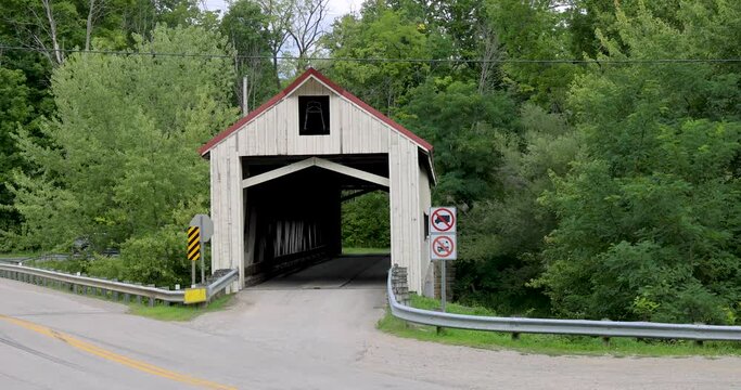 Mechanicsville covered bridge in Ashtabula county, Ohio, USA.