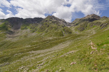 Naklejka premium Sommets au-dessus de Serfaus