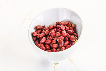 Raw peanut heap for roast