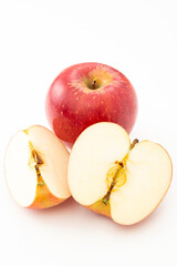 白背景にリンゴ