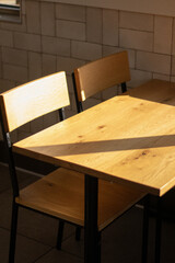 table with good lighting 