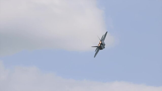 F22 airshow Fighter jet thrust vectoring Air superiority Russia 