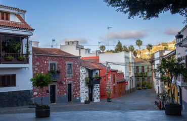 Santa Brígida, a picturesque town where it is very pleasant to walk through its cobbled streets full of colorful houses and flowers. Gran Canaria, Spain