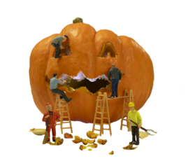 little world miniatures preparing the pumpkins for the hallo ween party