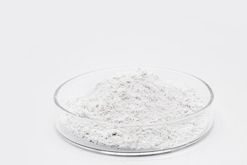 Powdered malt extract, food industry additive, acts as a flavoring and fermentation substrate in various products, such as beer. Rich in folic acid and iron