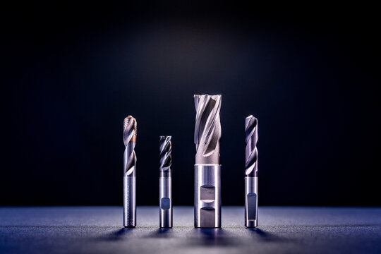 4 verschiedene Werkzeugsch&auml;fte / 4 different tool shanks