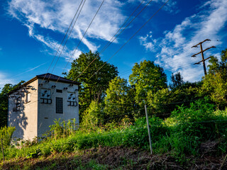 Alte Turmstation auf dem Land