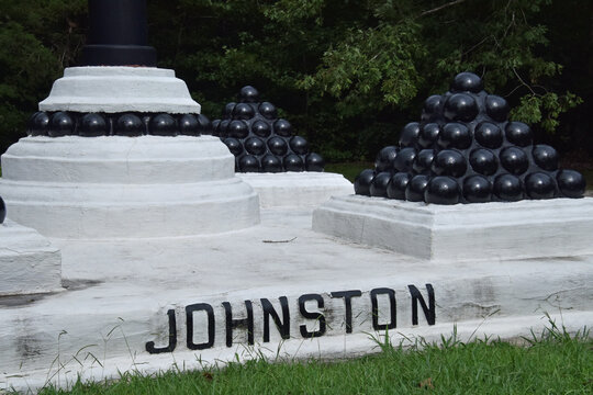 WHL Wallace Memorial with Canon Balls, Shiloh, Tennessee