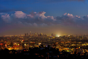 Fototapeta na wymiar Los Angeles Nightscape: A Nighttime View from Runyon Canyon Overlook