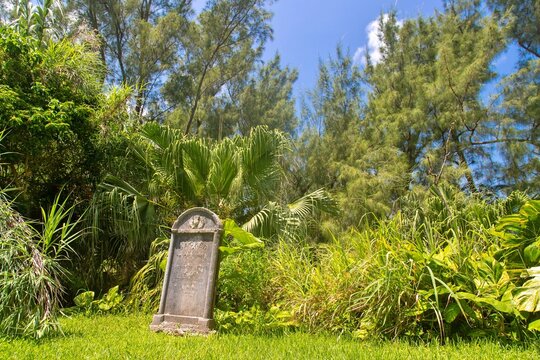 The Convict Cemetery, containing graves of 19th century convicts transported from UK, 13 marked, Sandys, Bermuda, Atlantic, North America