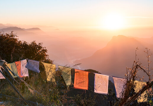 A colourful sunrise over the mountains of the Anapurna range, Australian Camp, Himalayas, Nepal, Asia