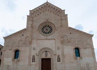 Fototapeta na wymiar Beautiful view of the famous ancient Matera cathedral in Italy