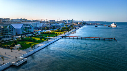 Beira Rio Tejo Portugal Braço de Prata
Cabo Ruivo Marvila Parque Lisboa Verão Europa Docas...