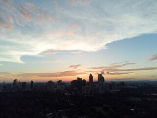 Naklejka premium sunset over the city