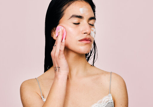 Deep Cleansing Facial Images – Browse 7,678 Stock Photos, Vectors, and ...