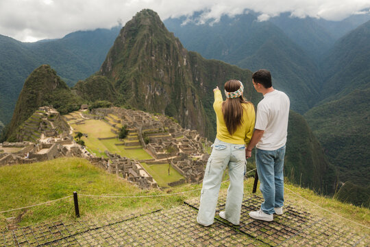 Young couple in Machu Picchu, Cusco.
