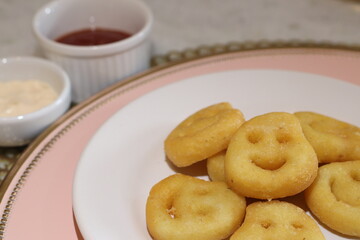 Batatinha Frita / Carinha Feliz