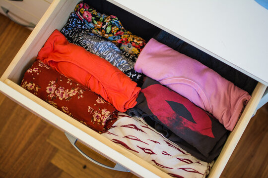 Tidy clothing drawer