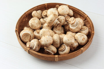 White Button Mushrooms Champignon in Brown Natural Plate
