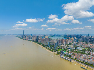 Fototapeta premium Wuhan Yangtze River and Han River on the four banks of the city landmark skyline scenery