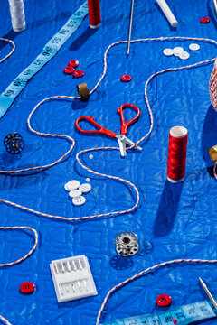 Various items needed for tailoring.