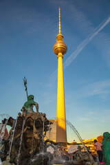 Berliner Fernsehturm bei Sonnenuntergang © Dominik Rueß