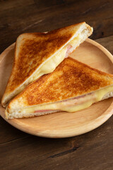 ハムチーズホットサンド