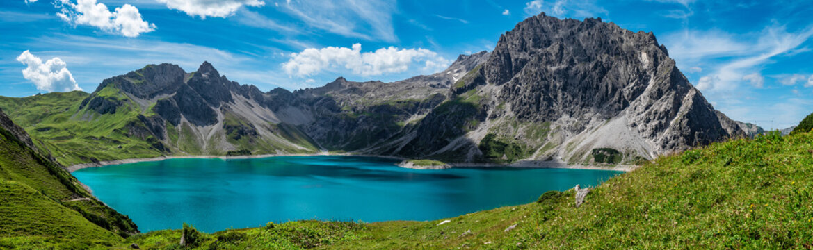 R&auml;tikon, &Ouml;sterreich: Panorama des L&uuml;nersees