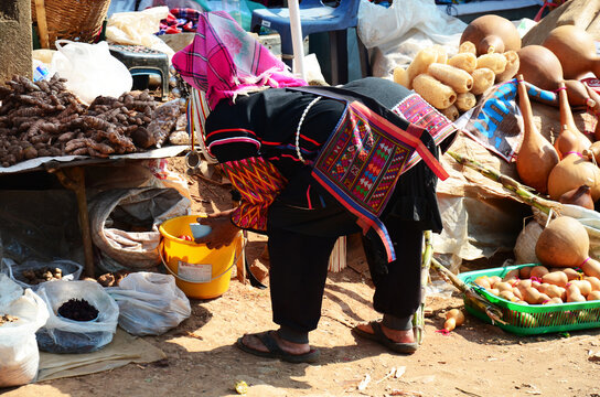 Life lifestyle of hawker stall traditional Akha tribe and hmong tribal selling product indigenous and wisdom goods in local bazaar market at Doi Mae Salong on February 22, 2015 in Chiang Rai, Thailand