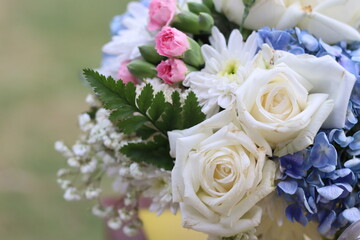 beautiful bouquet of white roses